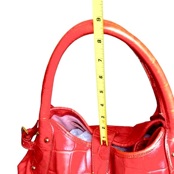 Authentic Dooney & Bourke Leather Red croc styling w Goldtone clasp & trim - Picture 3 of 16